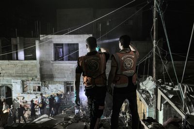 Israeli air raid kills Palestinian journalist and family in Gaza