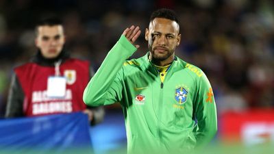 Neymar undergoes successful knee surgery