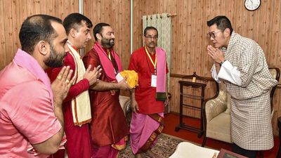 Bhutan King begins three-day visit to Assam, offers prayer at Kamakhya Temple