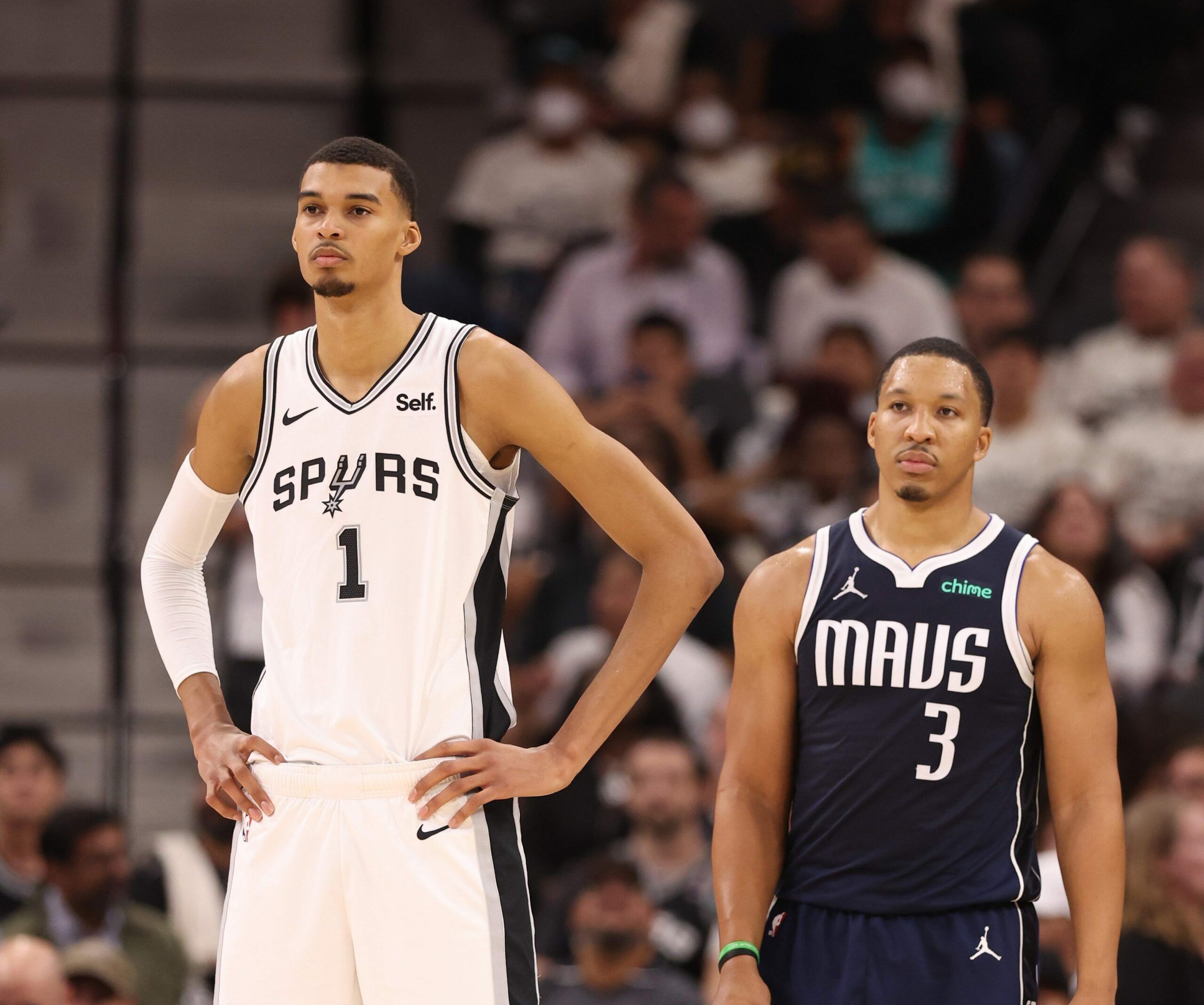 7 Victor Wembanyama photos of the 7-foot-4 Spur making…