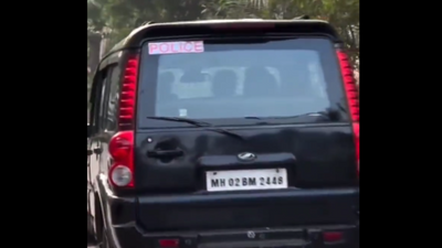 Actor Urfi Javed, four others booked for defaming Mumbai police