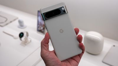 The Google Pixel 8 battery apparently drains like crazy on mobile data