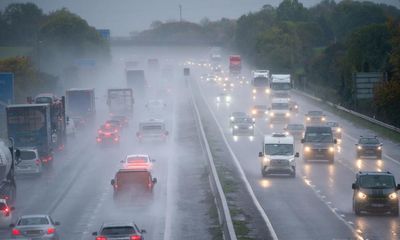 Who uses the outside lane on motorways?