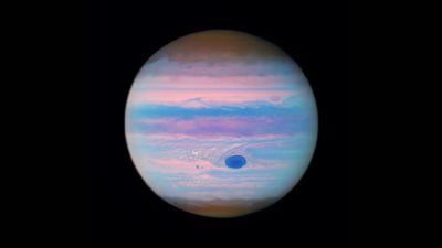 Jupiter's Great Red Spot turns blue in new ultraviolet view from Hubble Telescope (photo)