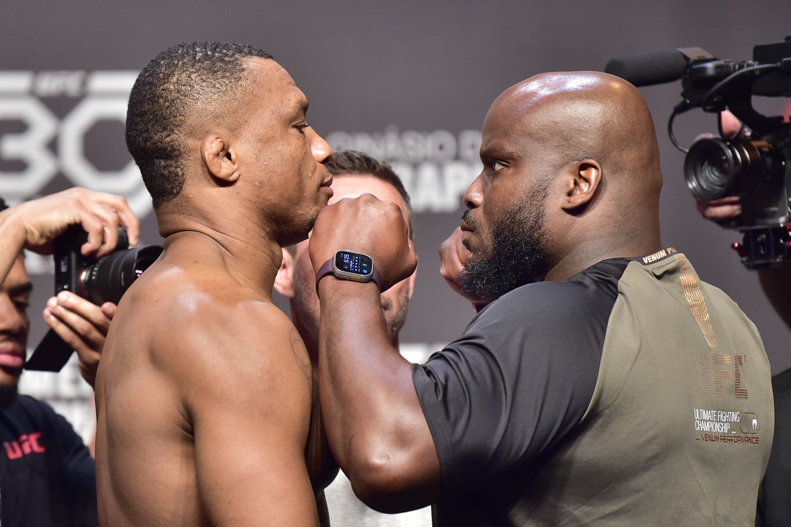 VIDEO: Derrick Lewis Sets a UFC Heavyweight Record With Brutal Finish