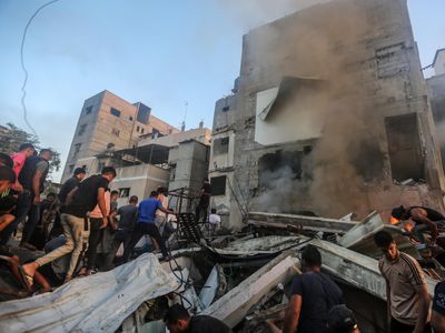 Many Gaza residents remain trapped in the north after short evacuation window