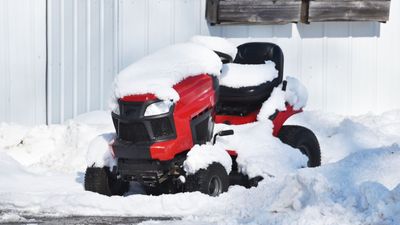 How to winterize a lawn mower – 6 expert steps for storing a mower