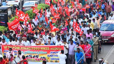 Agitation against Centre’s decision to privatise Visakhapatnam Steel Plant to complete 1,000 days on November 8
