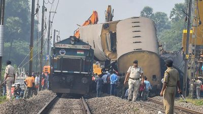 Railway safety panel to continue probe into train accident near Kantakapalli till November 6