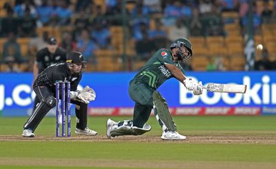 Pakistan beat New Zealand by 21 runs in rain-hit Cricket World Cup clash