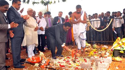 Chief Justice of Karnataka High Court offers Bhumi Puja for new district court complex in Koppal