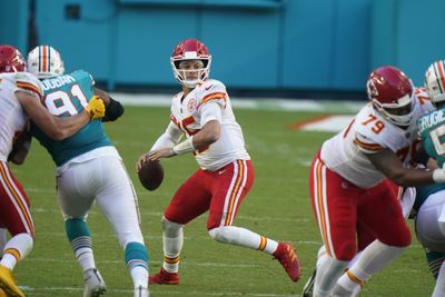 How the Chiefs should gameplan for Week 9 vs. Dolphins
