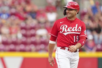 Fans paid tribute to Joey Votto as his 17-year run with the Cincinnati Reds officially ended
