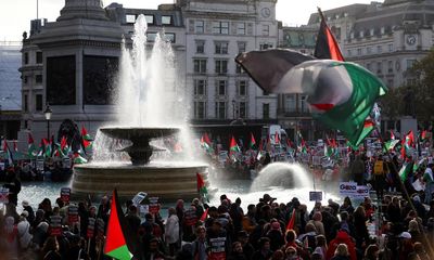 Thousands demonstrate in Trafalgar Square for Gaza ceasefire
