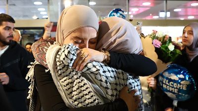 More Australians arrive back home from Gaza