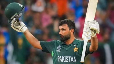 World Cup: Fakhar Zaman blitzkrieg keeps Pakistan alive
