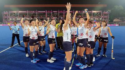Japan come from behind to enter final