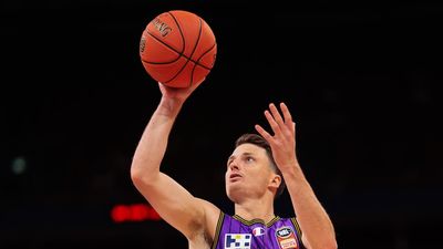 Bruce's late three-pointer ices Kings' win over NZ