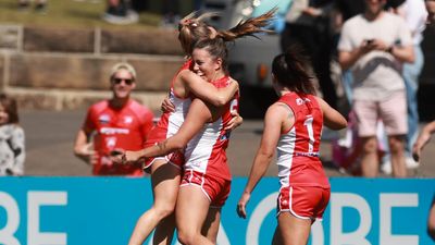 Swans sail past Dockers to clinch AFLW finals berth