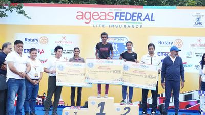 Telangana’s Ramesh, Maharashtra’s Prajakta winners of Hyderabad half-marathon
