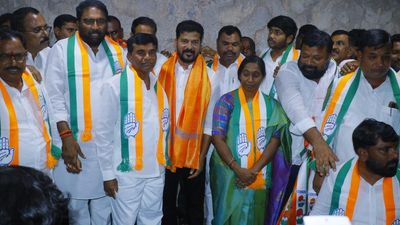 Narayanpet ZP chairperson joins Congress, many others follow suit