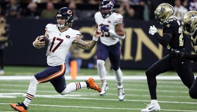 Bears, Saints tied 14-14 at halftime as QB Tyson Bagent has 209 yards rushing/passing combined
