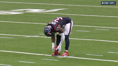 Texans RB Dare Ogunbowale Booted a Beautiful Kickoff and Go-Ahead FG After Having to Pitch in for Injured Kicker