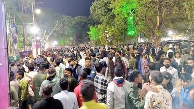 Chaos reign as Ranchi keeps final date with hockey