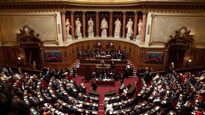 French lawmakers start debating controversial immigration bill
