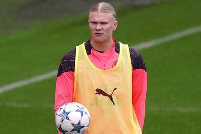 Erling Haaland trains for Manchester City after weekend injury scare
