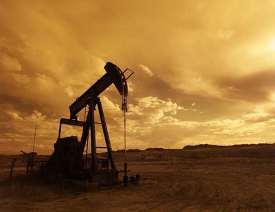 Crude Oil Advances after Saudia Arabia and Russia Reaffirm Crude Production Cuts