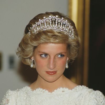 Princess Diana once reportedly silenced the royal family with a heated question at Christmas