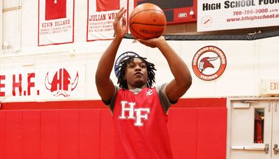 Homewood-Flossmoor welcomes new stars on the state’s first day of high school basketball practice