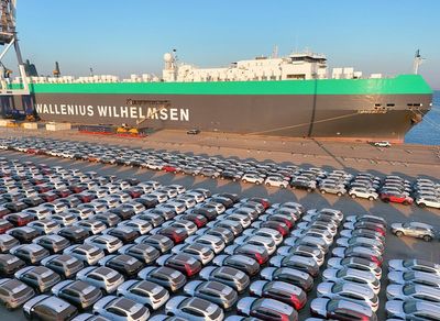 Chinese imports rise in October while exports fall for 6th straight month