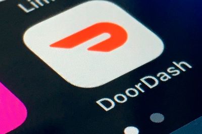 New DoorDash information pop-up screen could change the way customers tip