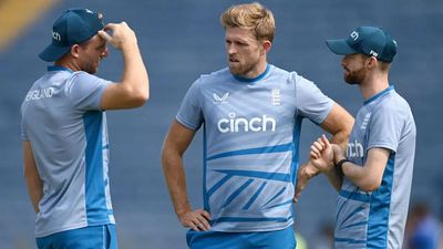 We need to win well against Netherlands and Pakistan to qualify for Champions Trophy, says England's fielding coach Hopkinson