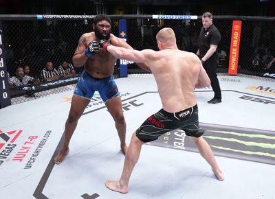 UFC free fight: Sergei Pavlovich stops Curtis Blaydes to push winning streak to six