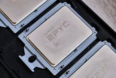 AMD's EPYC 7003 "Milan" Receives Extended Lifecycle: Availability To 2026 With 6 New SKUs
