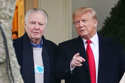Jon Voight’s surreal journey from countercultural hero to A-list Trumpster