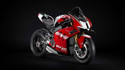 Take A Moment To Appreciate The Ducati Panigale V4 SP2 30th Anniversario 916