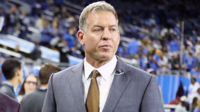 Troy Aikman Showed Why He’s the Best NFL Analyst on TV During Chargers-Jets