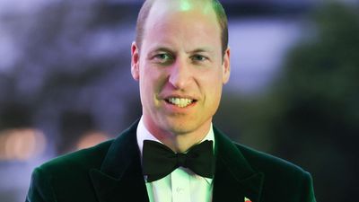 Prince William took a glamorous photo with this surprising A-lister at the Earthshot Awards and we can't get over the level of prestige in the image