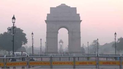 Air emergency in Delhi: City chokes on smog as AQI remains in 'severe' zone