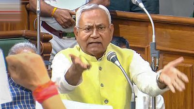 Nitish Kumar apologises as his comment raises furore