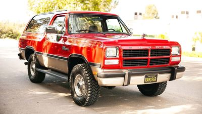 Forget The New 2025 Ramcharger, Buy This 1993 SUV With 5.9-Liter V8 Instead