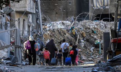 First Thing: Families flee past tanks as Israel begins to storm Gaza City