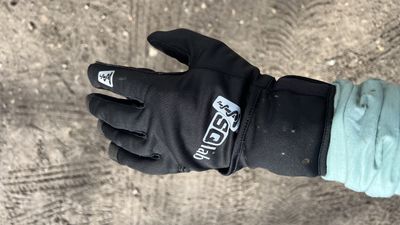 SQLab ONE10 gloves review – innovative fit and flap tech