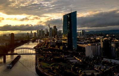 German government advisers see only modest economic growth next year