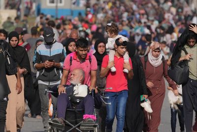 Surge in number of people fleeing Gaza City as fighting intensifies