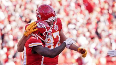 Travis Kelce Lauds Dolphins WR Tyreek Hill as ‘Best Ticket In the NFL’